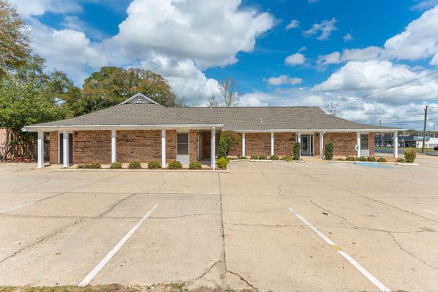 1078 S Ferdon Boulevard, Crestview, FL 32536