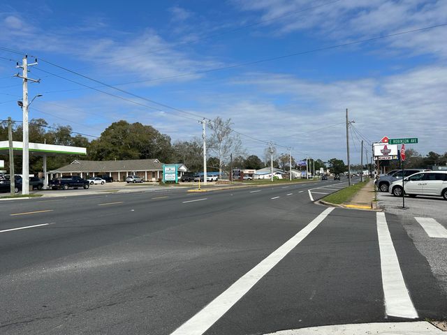 1078 S Ferdon Boulevard, Crestview, FL 32536