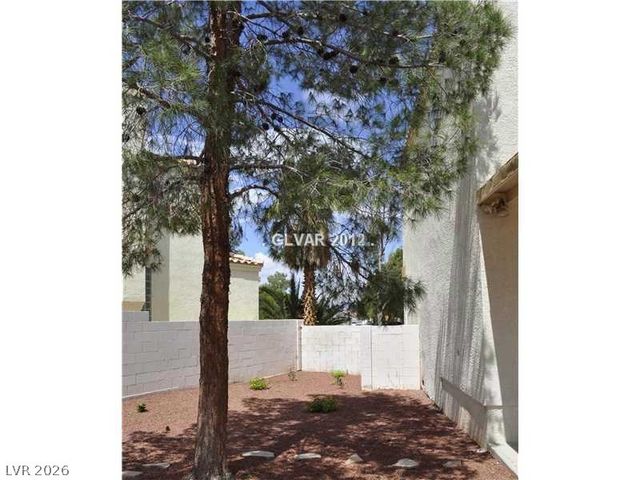 9083 Hollow Green Drive, Las Vegas, NV 89129