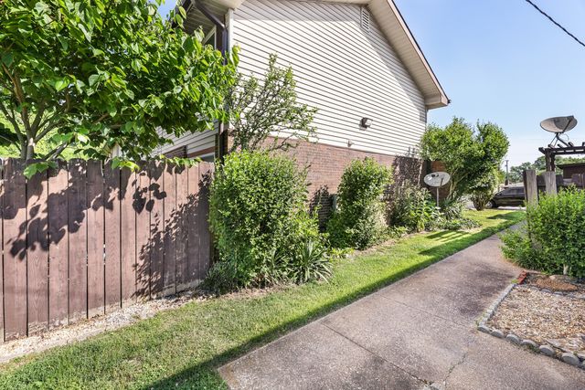 500 Paragon Mills Rd Apt B1, Nashville, TN 37211