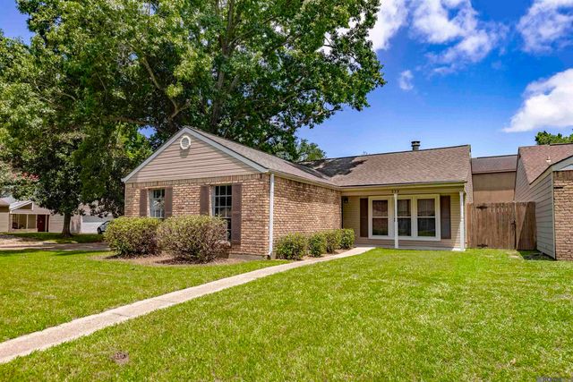 570 Bonarbridge Dr, Baton Rouge, LA 70808