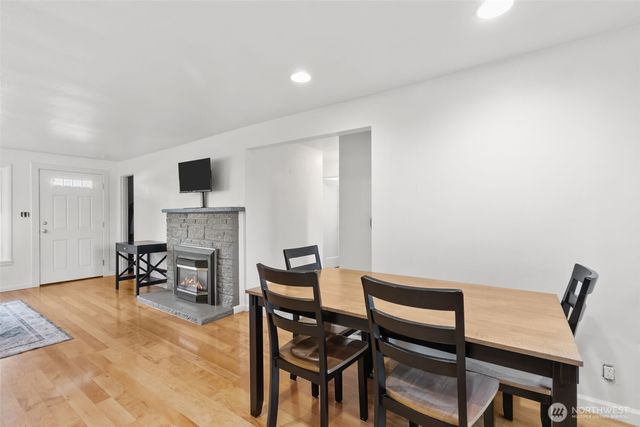 22511 82nd Avenue W, Edmonds, WA 98026