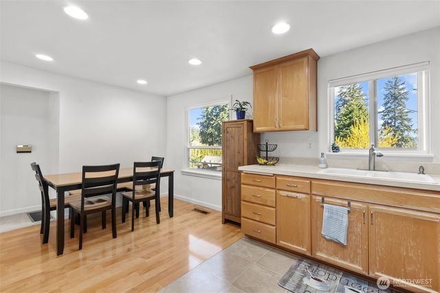 22511 82nd Avenue W, Edmonds, WA 98026