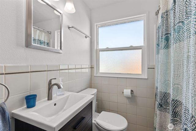 22511 82nd Avenue W, Edmonds, WA 98026