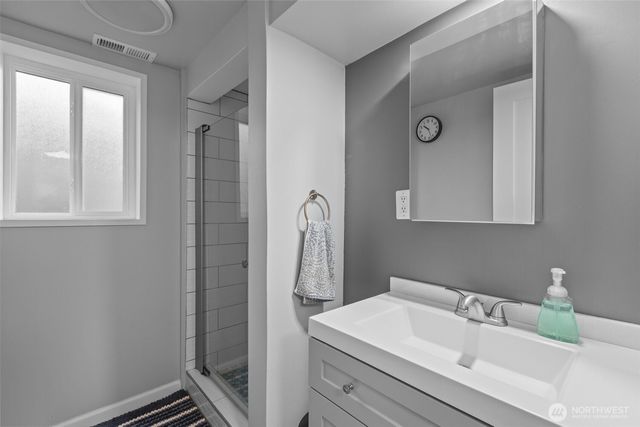 22511 82nd Avenue W, Edmonds, WA 98026