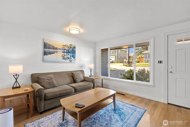 22511 82nd Avenue W, Edmonds, WA 98026