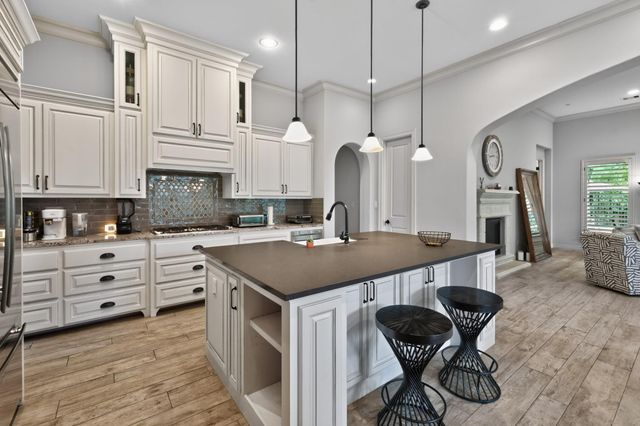 31 Woodglade Way, Tomball, TX 77375