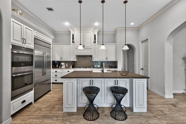 31 Woodglade Way, Tomball, TX 77375