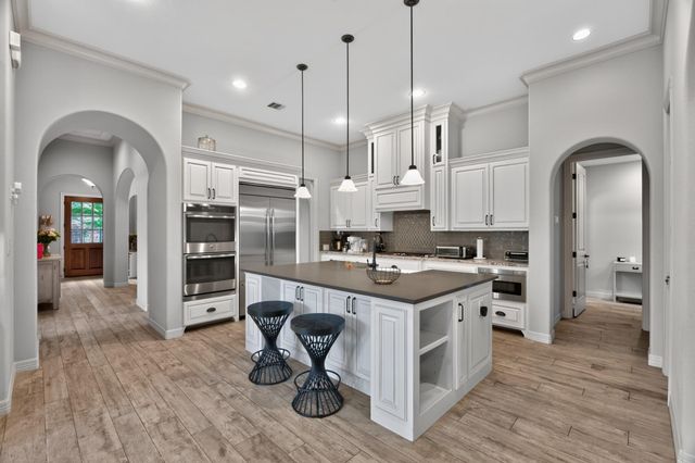 31 Woodglade Way, Tomball, TX 77375