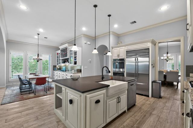 31 Woodglade Way, Tomball, TX 77375