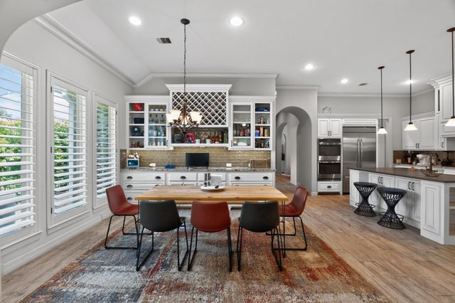 31 Woodglade Way, Tomball, TX 77375