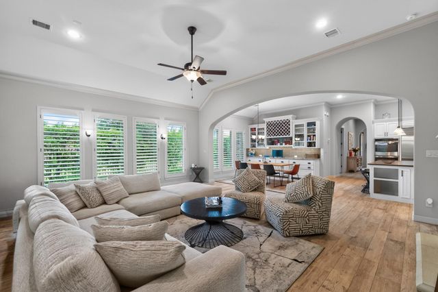 31 Woodglade Way, Tomball, TX 77375