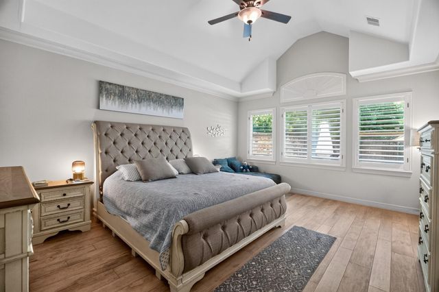 31 Woodglade Way, Tomball, TX 77375