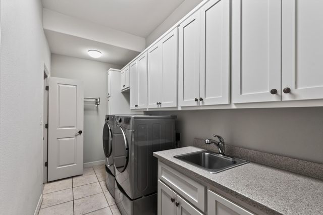 31 Woodglade Way, Tomball, TX 77375