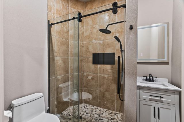 31 Woodglade Way, Tomball, TX 77375