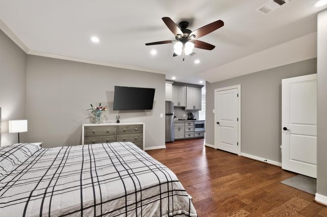 31 Woodglade Way, Tomball, TX 77375