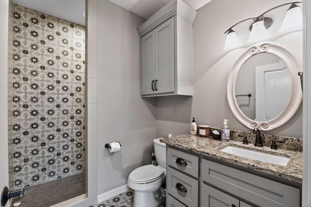 31 Woodglade Way, Tomball, TX 77375