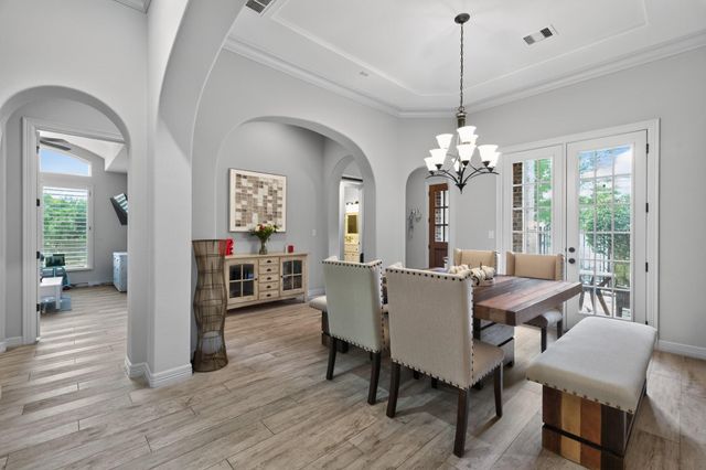 31 Woodglade Way, Tomball, TX 77375