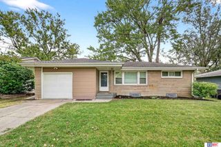 1920 Riviera Drive, Lincoln, NE 68506