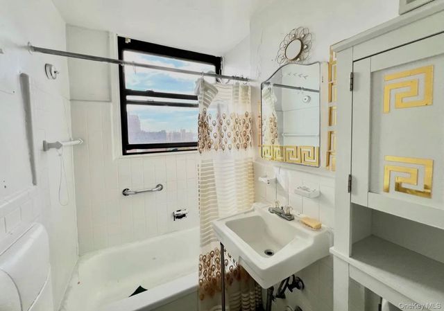 98-22 63rd Drive 7B, Rego Park, NY 11374