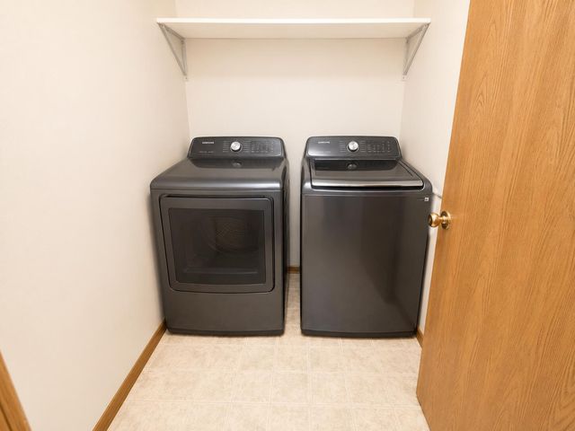 4006 MEADOW VIEW DR, Columbia, MO 65201