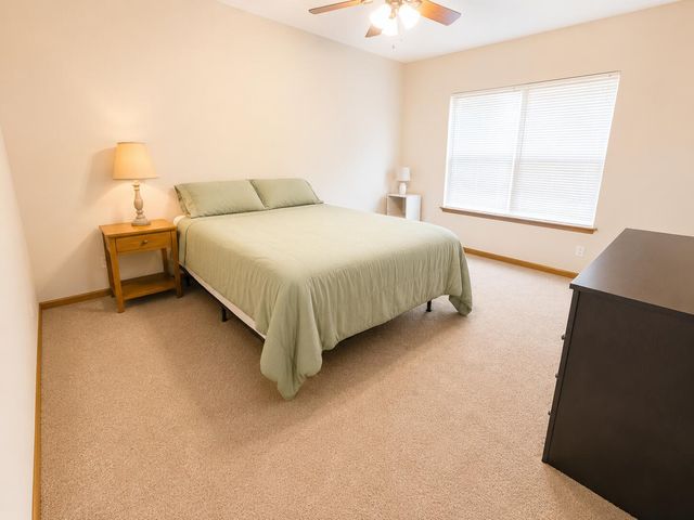 4006 MEADOW VIEW DR, Columbia, MO 65201