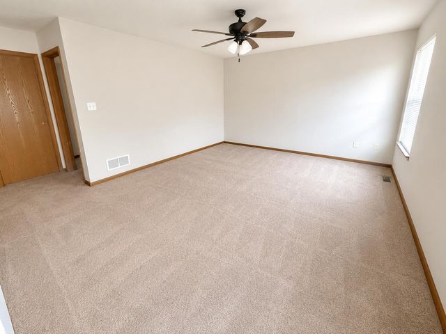 4006 MEADOW VIEW DR, Columbia, MO 65201