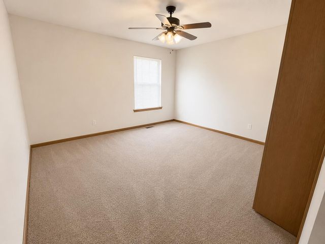 4006 MEADOW VIEW DR, Columbia, MO 65201