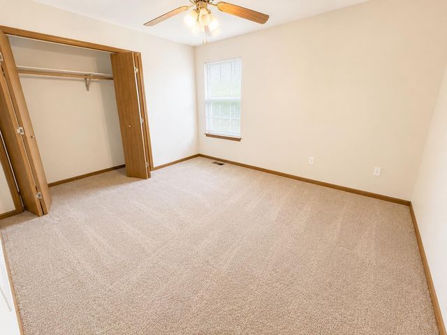 4006 MEADOW VIEW DR, Columbia, MO 65201