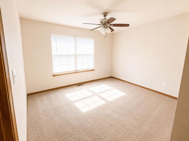 4006 MEADOW VIEW DR, Columbia, MO 65201