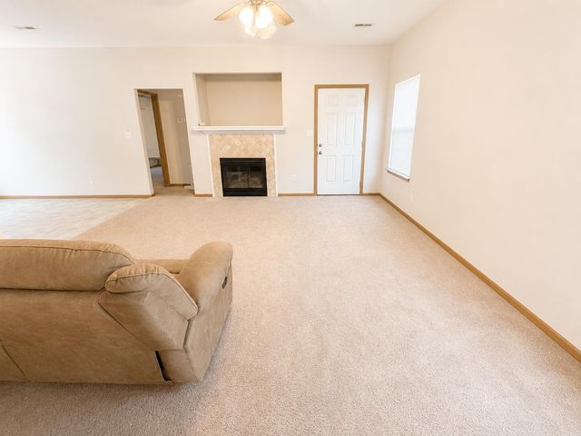 4006 MEADOW VIEW DR, Columbia, MO 65201