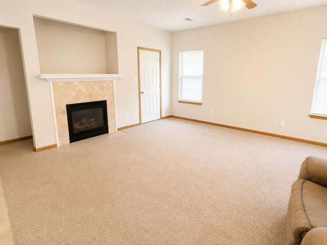 4006 MEADOW VIEW DR, Columbia, MO 65201