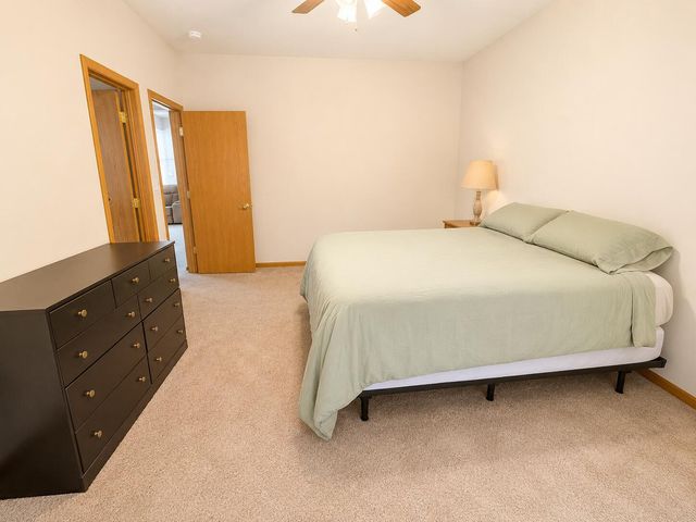 4006 MEADOW VIEW DR, Columbia, MO 65201