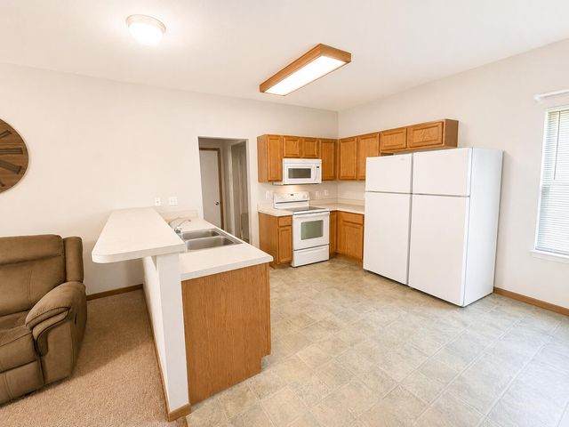 4006 MEADOW VIEW DR, Columbia, MO 65201