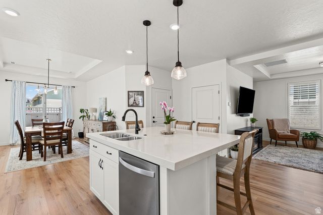 6023 W MOUNT AIRY DR, South Jordan, UT 84009