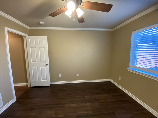 2745 Treasure Cove Drive, Lewisville, TX 75056