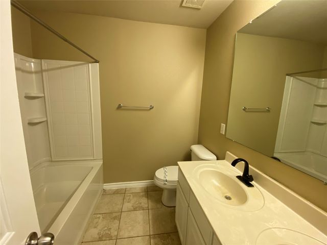 2745 Treasure Cove Drive, Lewisville, TX 75056