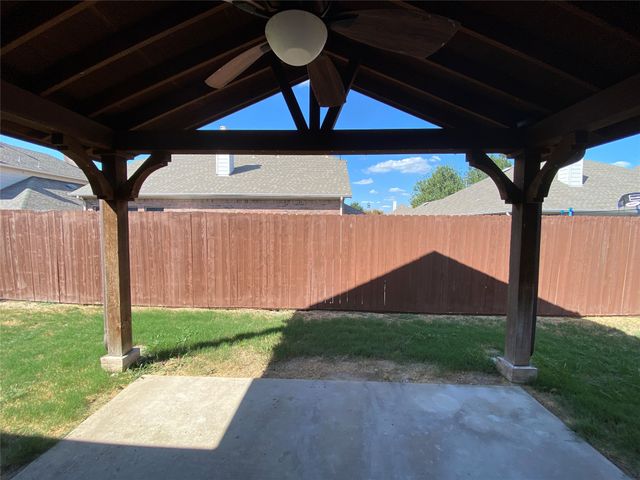 2745 Treasure Cove Drive, Lewisville, TX 75056