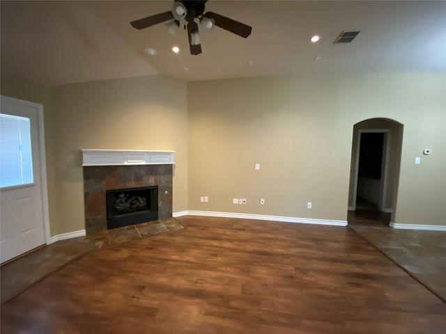 2745 Treasure Cove Drive, Lewisville, TX 75056