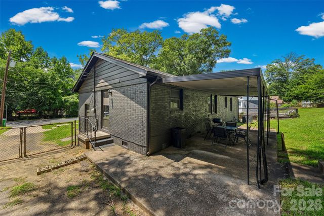 4448 Ridge Valley Drive, Charlotte, NC 28208