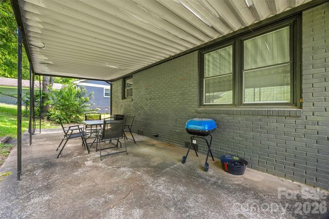 4448 Ridge Valley Drive, Charlotte, NC 28208