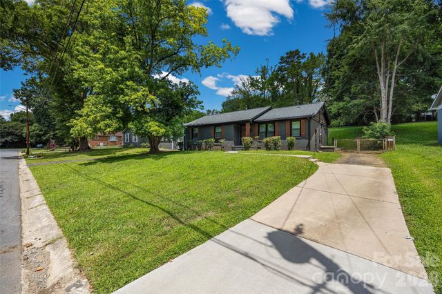 4448 Ridge Valley Drive, Charlotte, NC 28208
