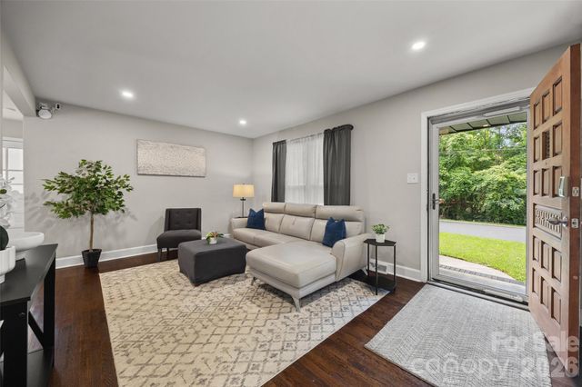 4448 Ridge Valley Drive, Charlotte, NC 28208