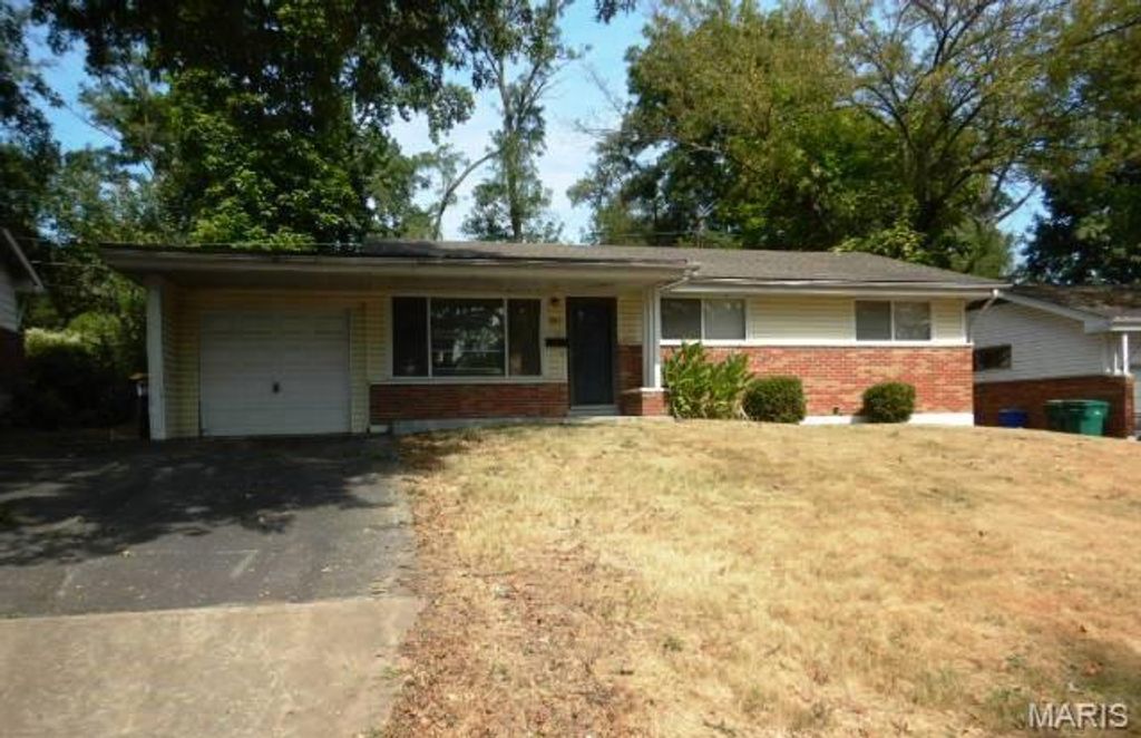 2345 Berwyn Drive, St Louis, MO 63136