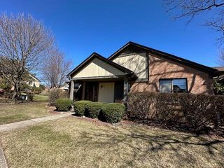 301 Meadow Bridge Drive, Rochester Hills, MI 48307
