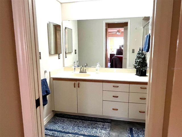 6713 STONE RIVER RD 203, Bradenton, FL 34203