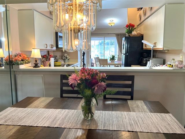 6713 STONE RIVER RD 203, Bradenton, FL 34203