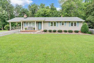 260 Dalewood DR, Bassett, VA 24055