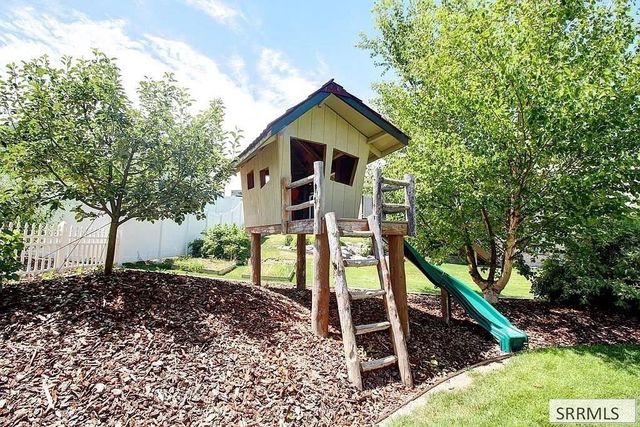 118 S Hidden Valley Road, Rexburg, ID 83440