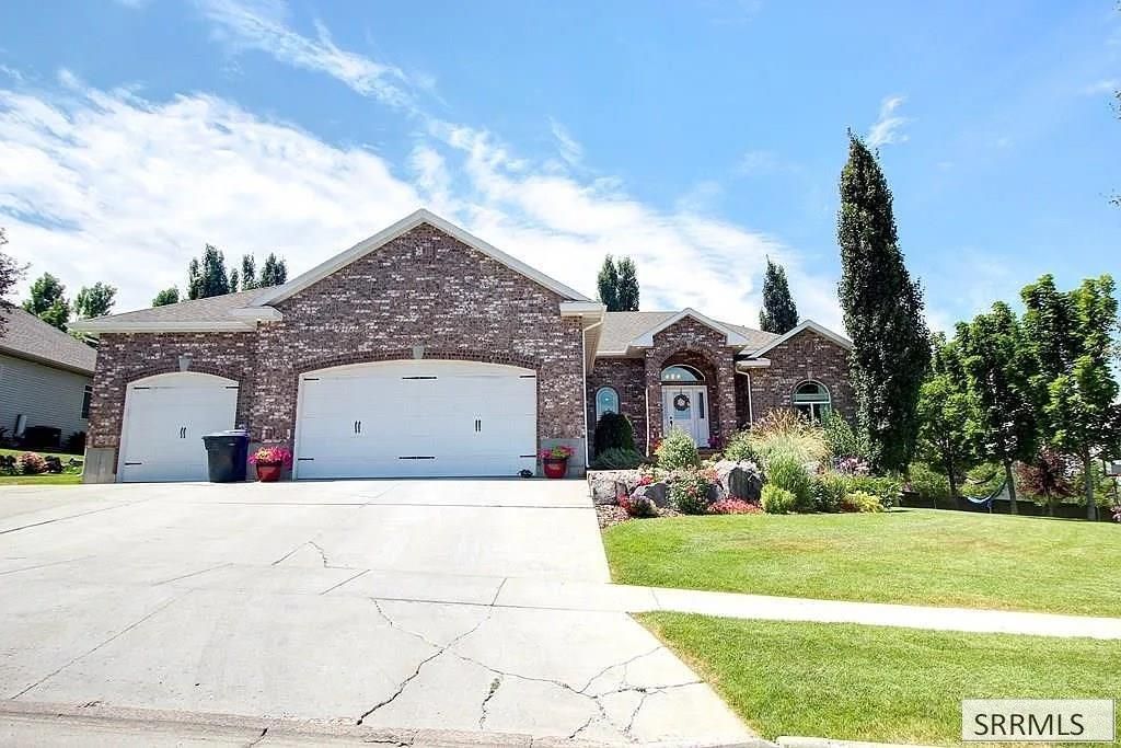 118 S Hidden Valley Road, Rexburg, ID 83440